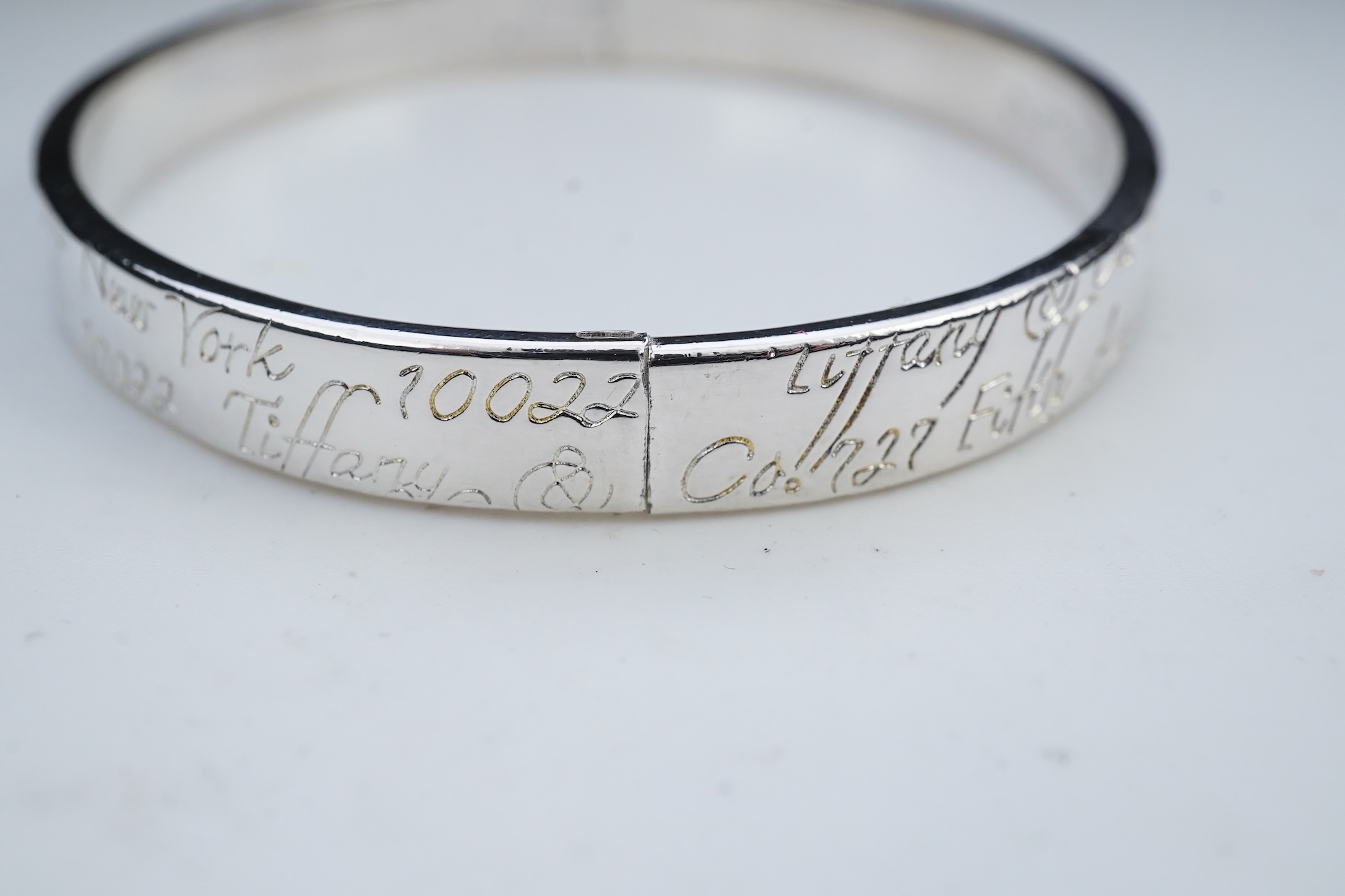 A Tiffany style silver bracelet with box